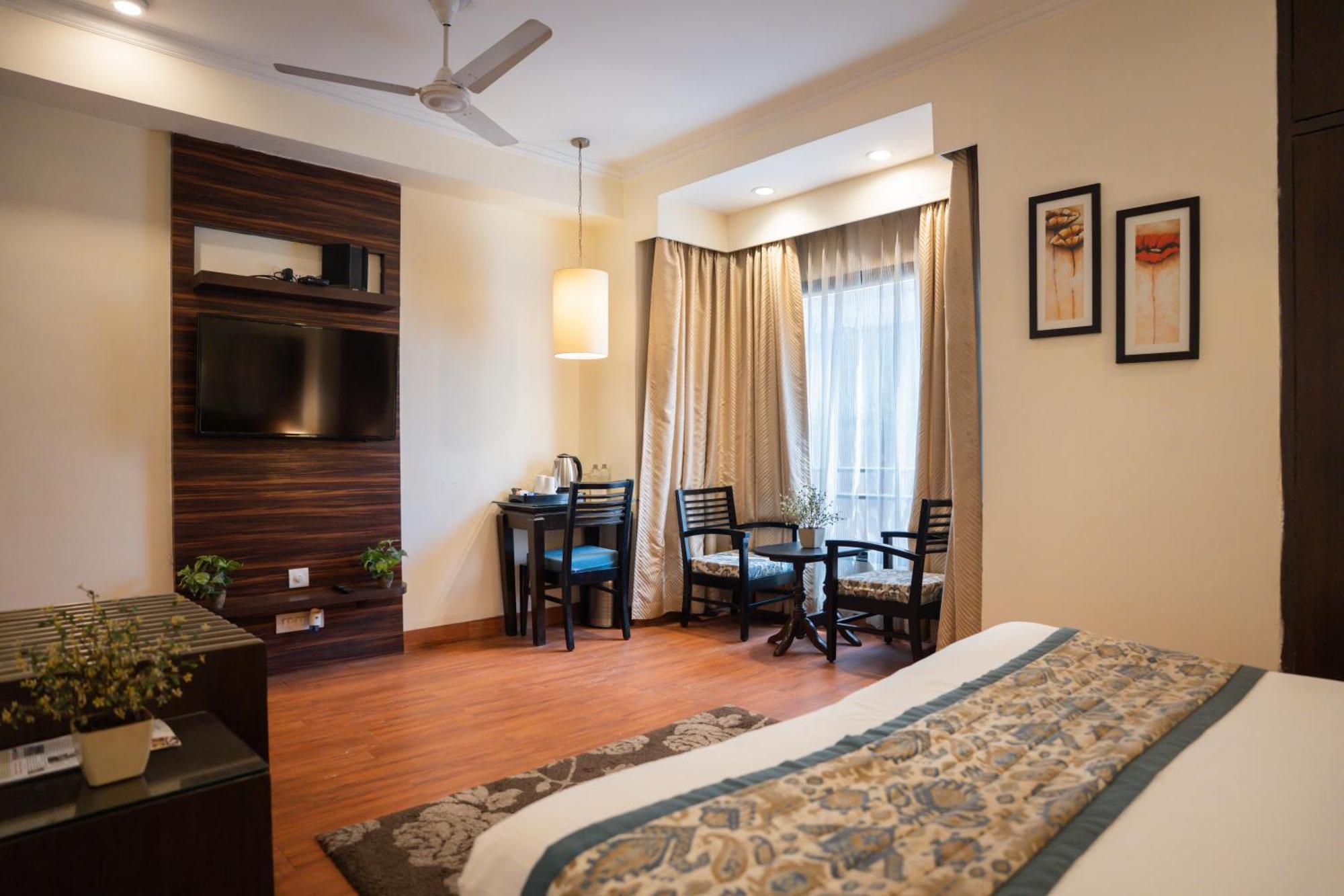 Ahuja Residency Cyber City II Gurgaon Exterior photo