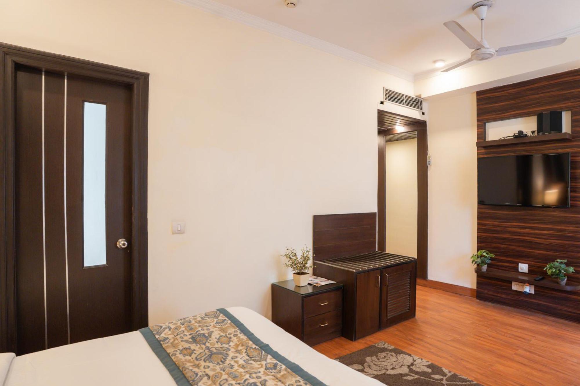 Ahuja Residency Cyber City II Gurgaon Exterior photo