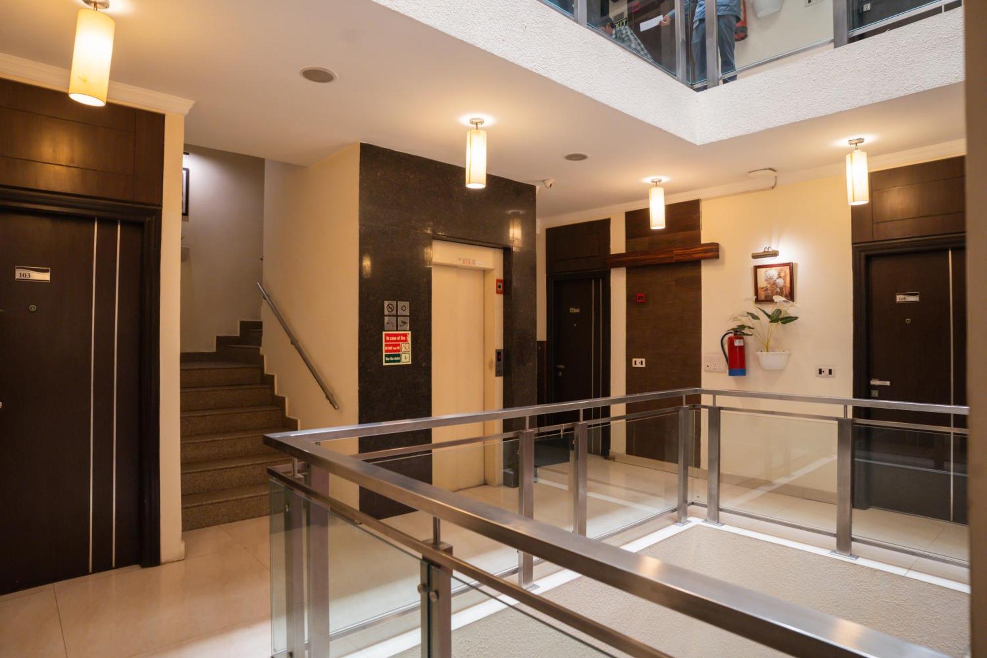 Ahuja Residency Cyber City II Gurgaon Exterior photo