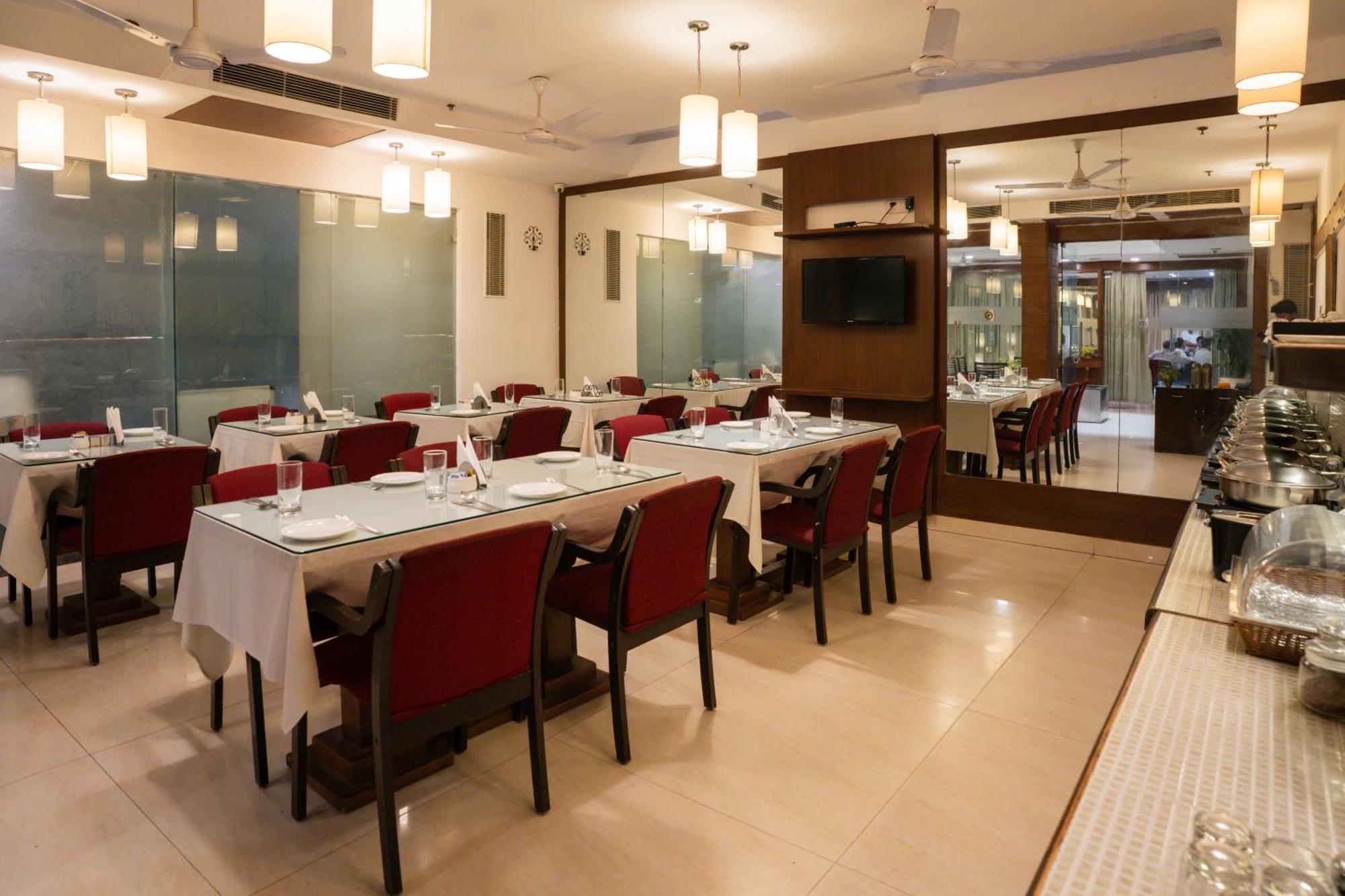 Ahuja Residency Cyber City II Gurgaon Exterior photo