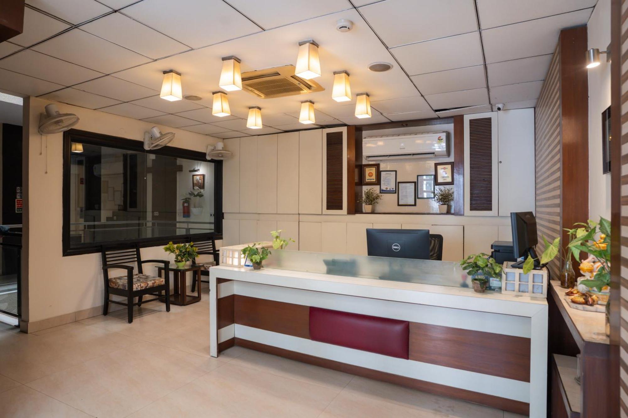 Ahuja Residency Cyber City II Gurgaon Exterior photo