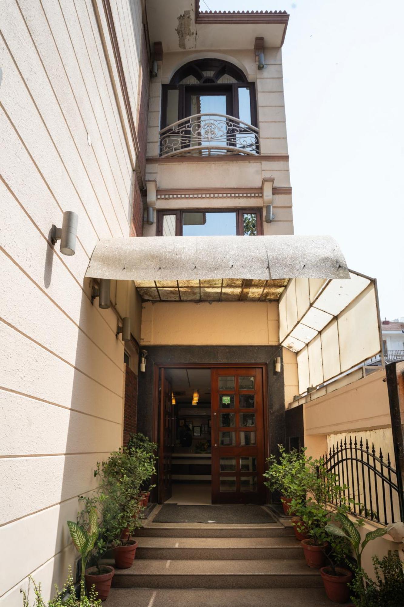 Ahuja Residency Cyber City II Gurgaon Exterior photo