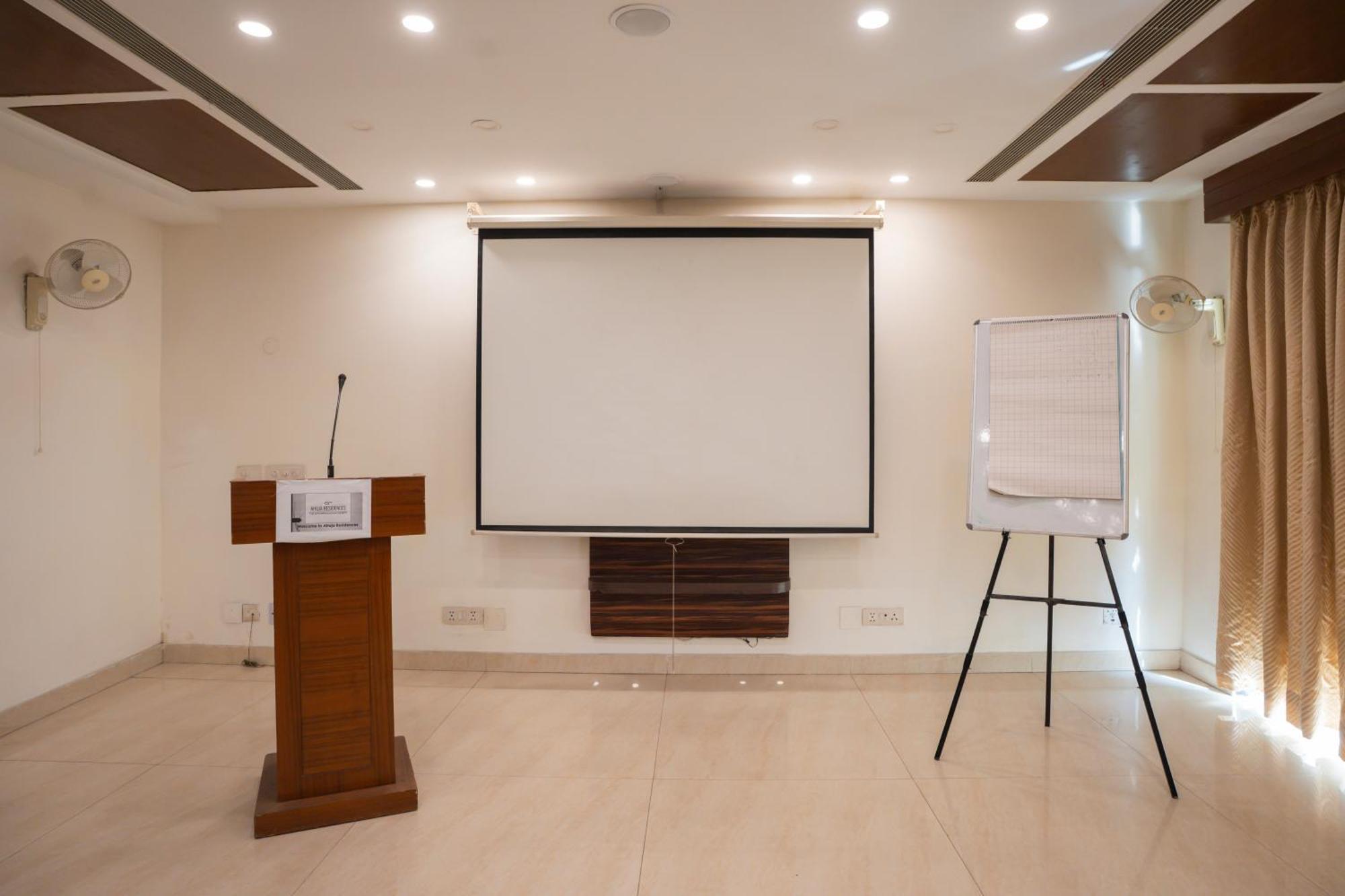 Ahuja Residency Cyber City II Gurgaon Exterior photo