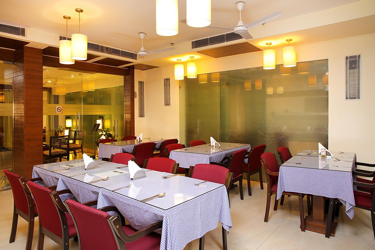 Ahuja Residency Cyber City II Gurgaon Room photo